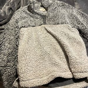 Sheepskin pullover (faux)
